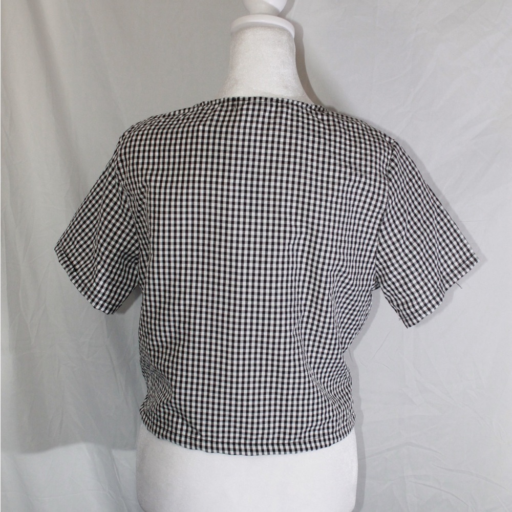 New Look Black & White Gingham Tie-Front Crop Top - Picture 2 of 7